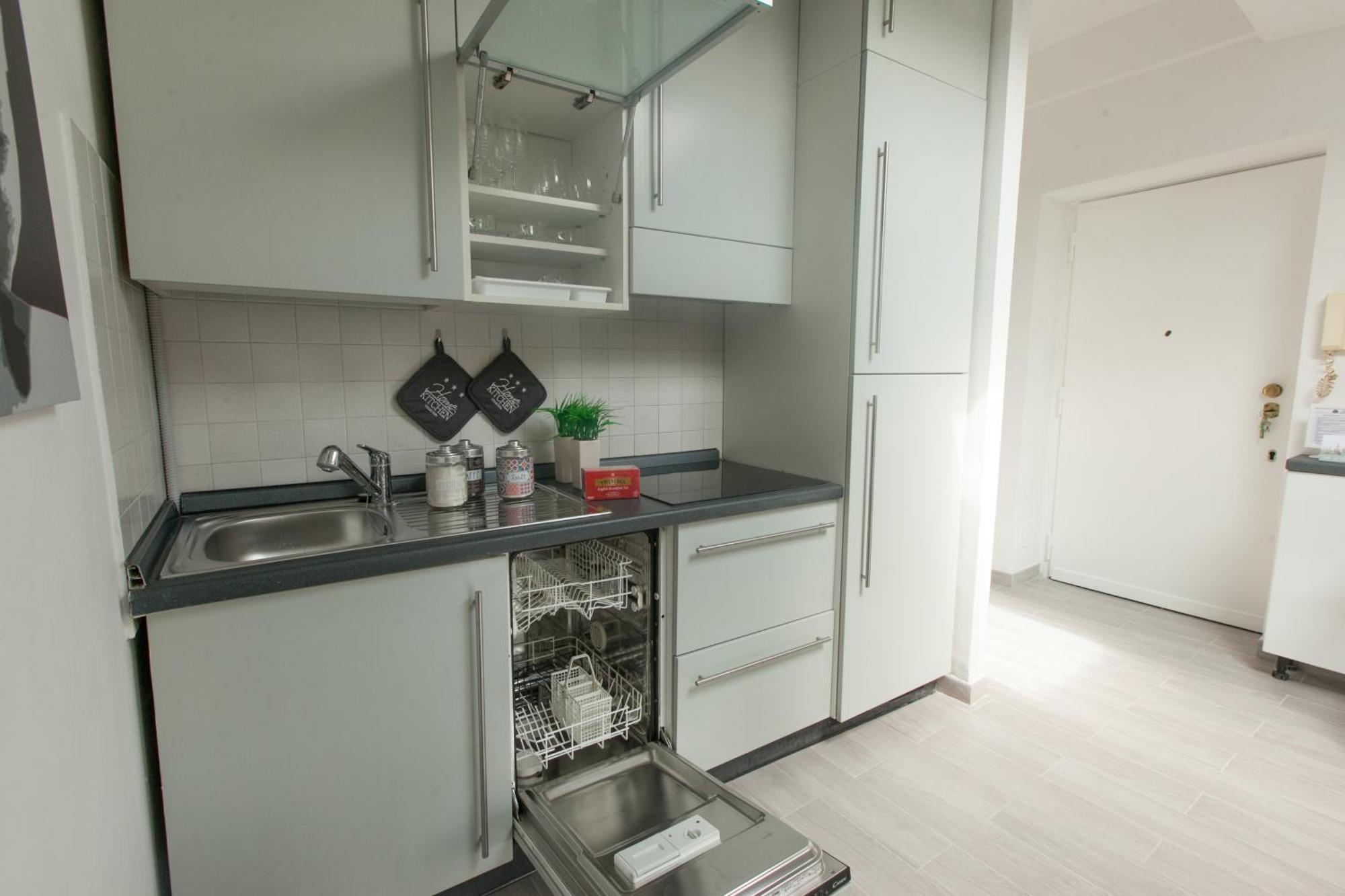 Amazing And New Penthouse In City Center Milan Exterior photo